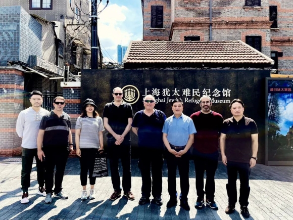 Israeli and Canadian Delegations Visiting Shanghai Jewish Refugees Museum